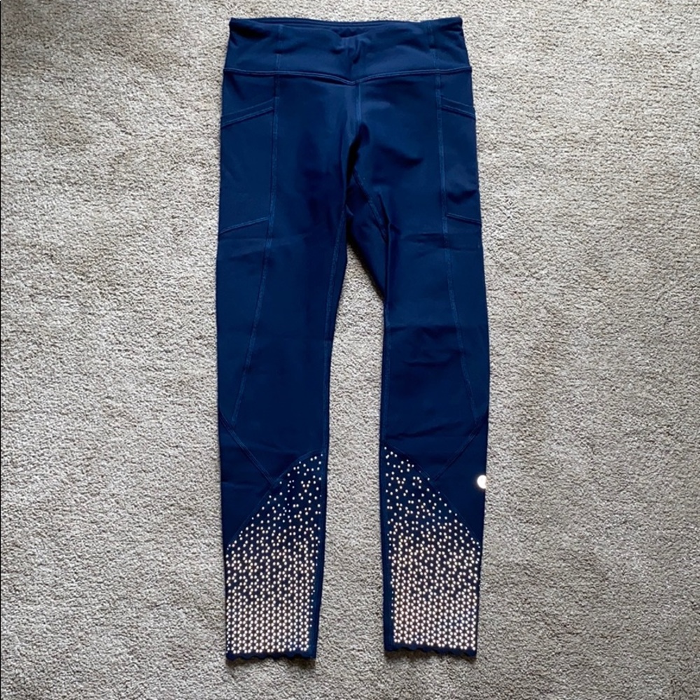 never worn navy lulu leggings